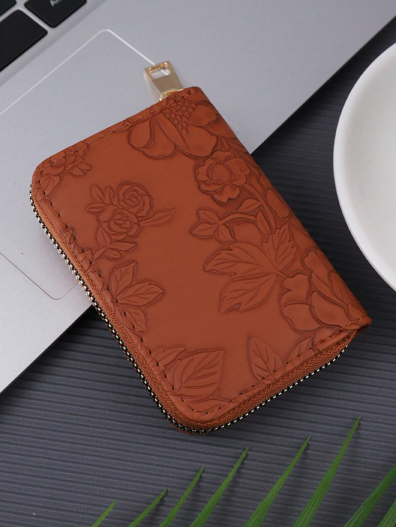 Fashion Short Wallet – Slim Multi-Card Holder - Brown