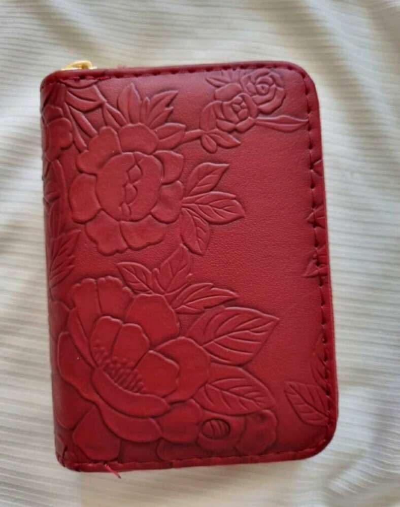 Fashion Short Wallet – Slim Multi-Card Holder - Red