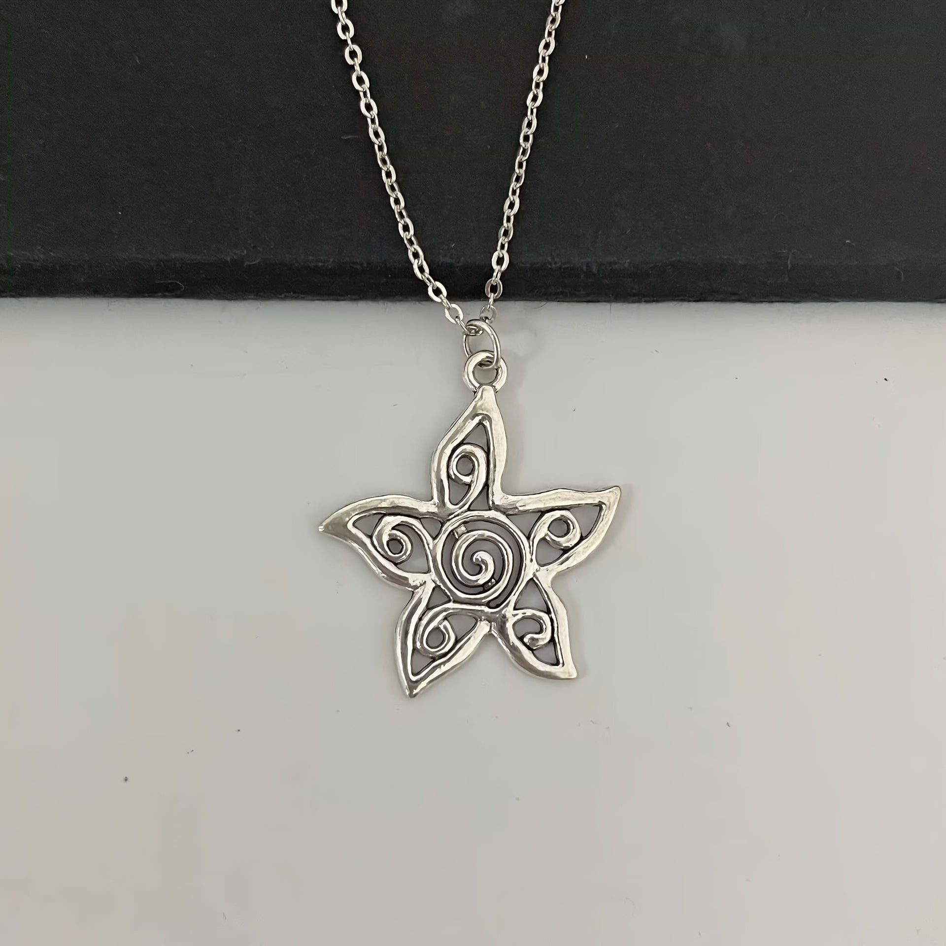 Minimalist Hollow Carved Floral Necklace – Lightweight Boho Jewellery for Daily Wear