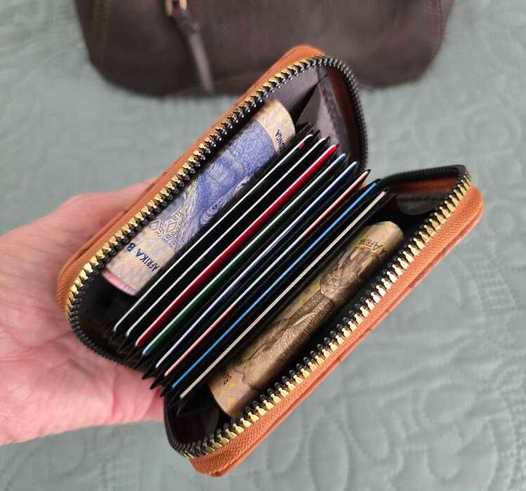 Fashion Short Wallet – Slim Multi-Card Holder - Brown