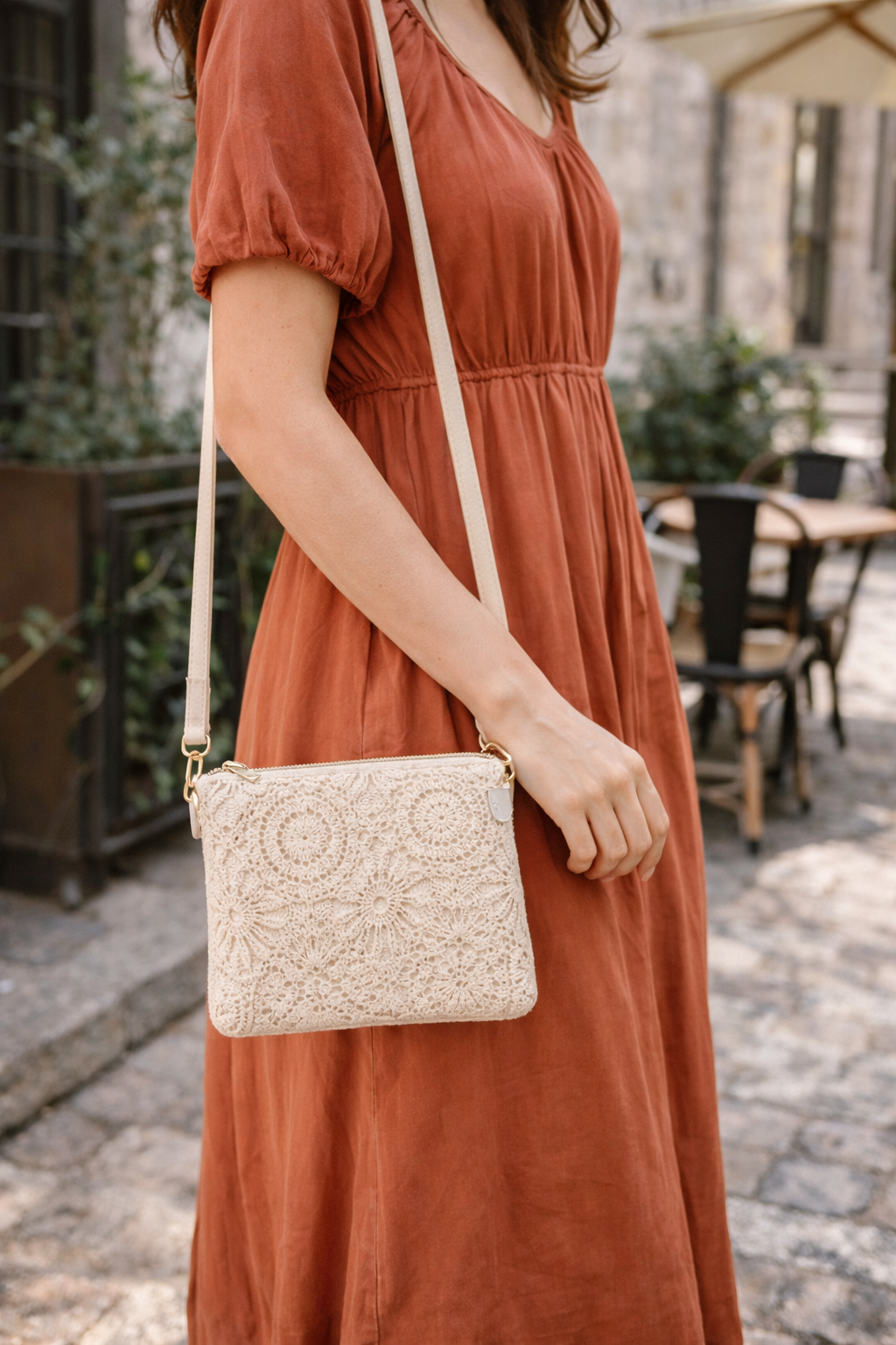 Elegant & Simple Woven Pattern Crossbody Bag with Lightweight Design for Daily Use