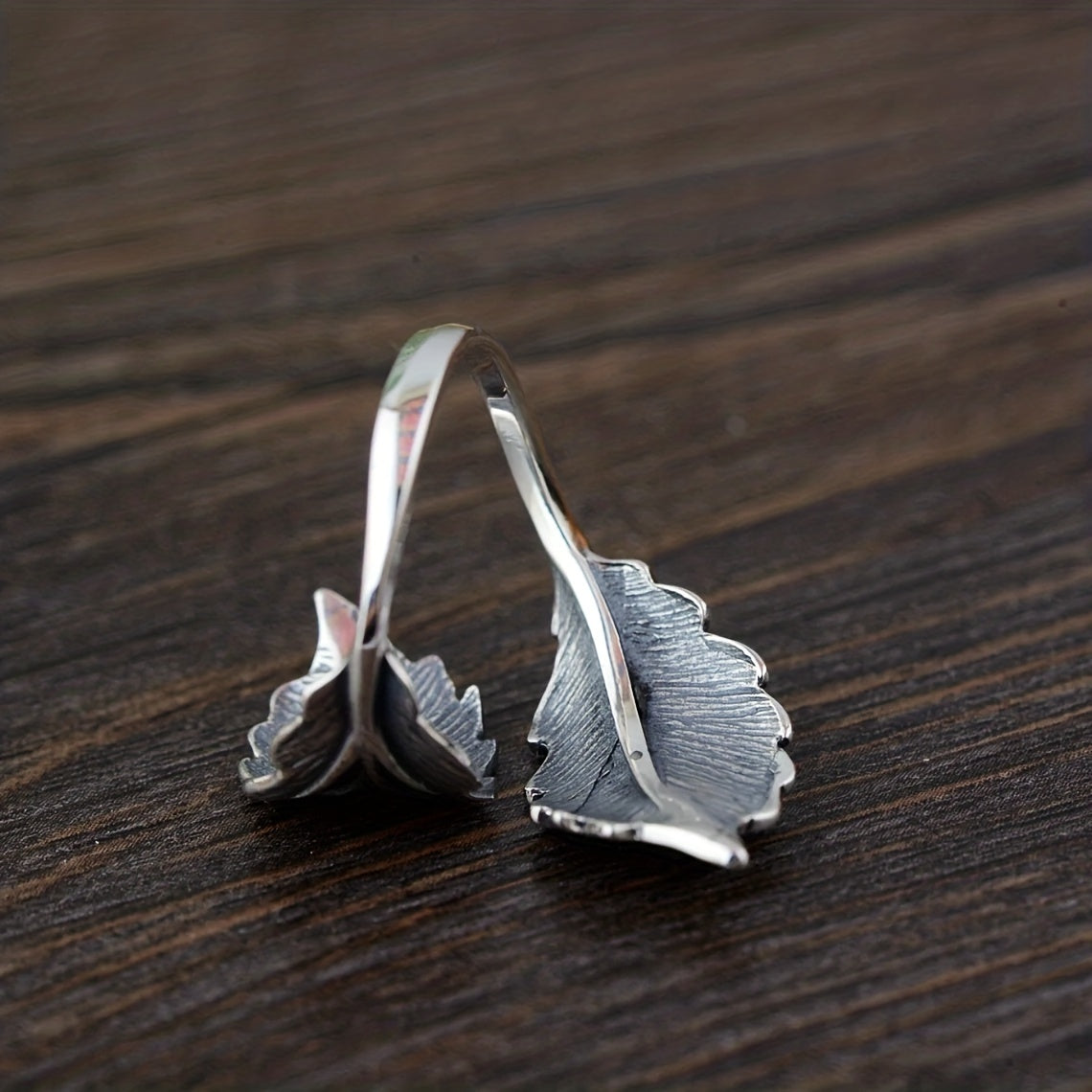 Vintage leaf adjustable ring crafted from gold-plated copper.