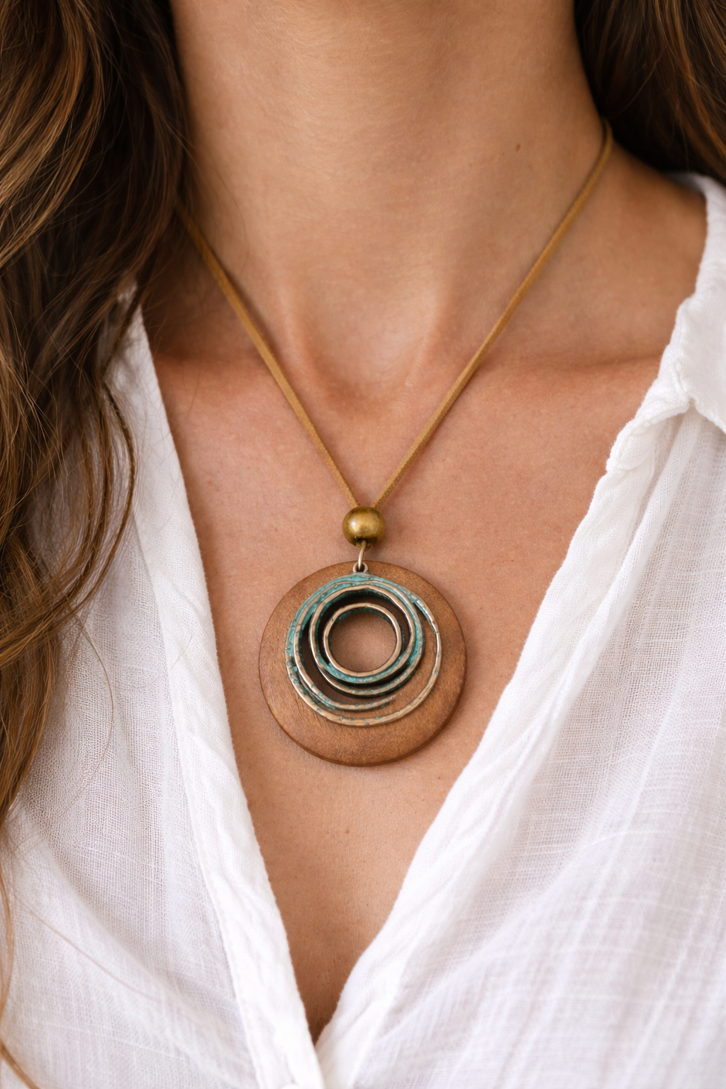 Vintage Bronze-tone Silver plated Wood Circle Pendant Necklace