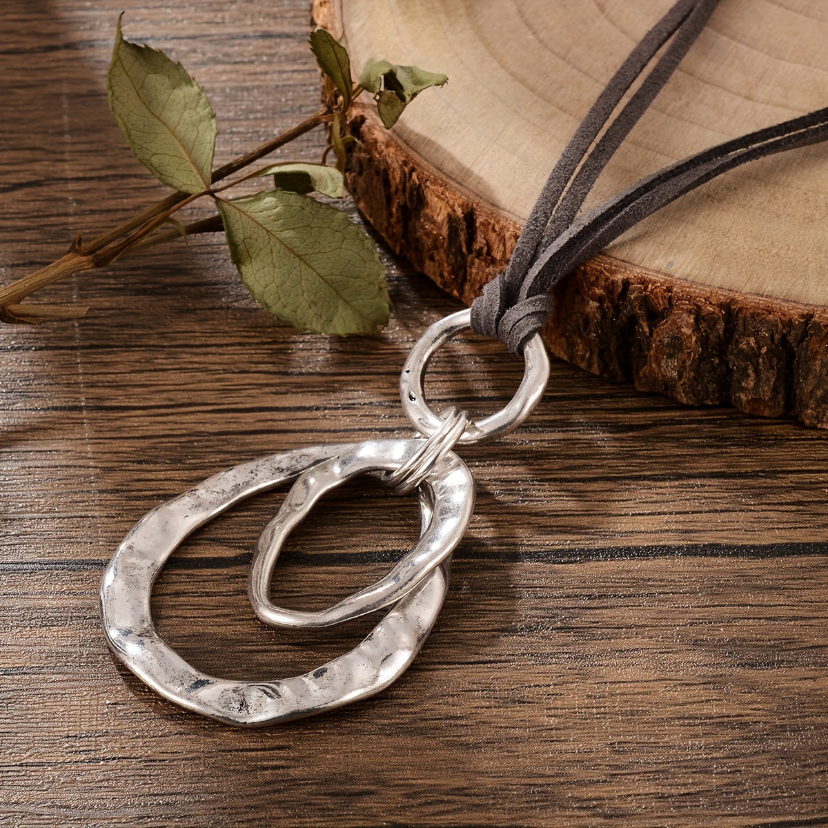 Vintage Bohemian Round Pendant Necklace – Handmade Metal Style Unisex Jewellery