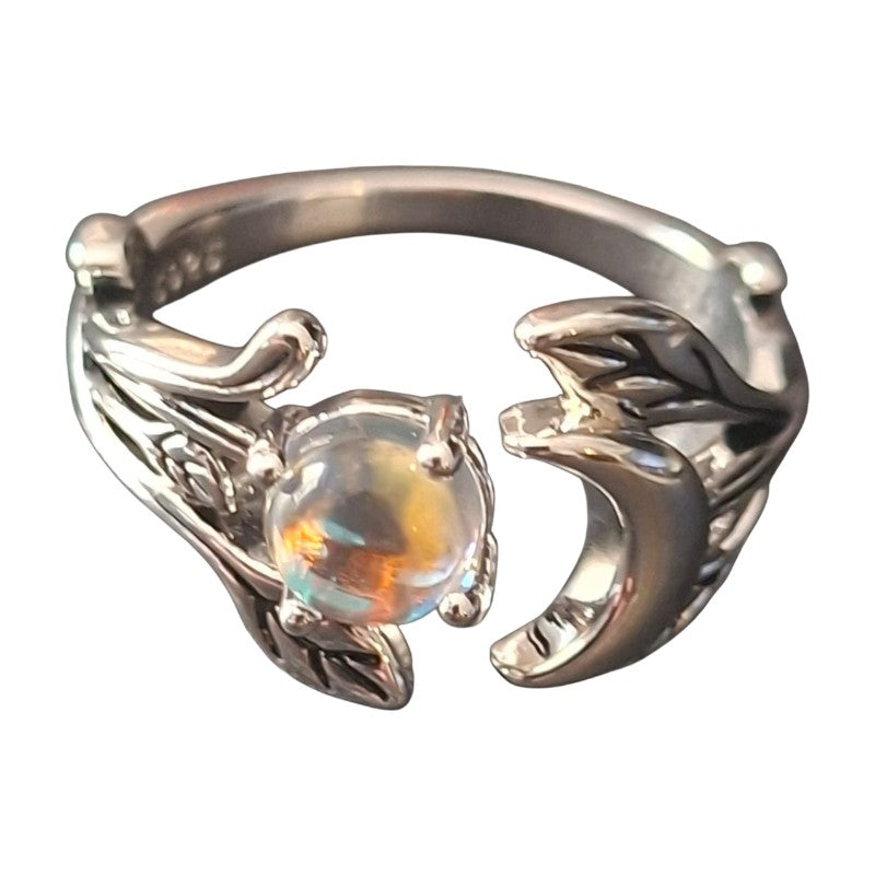 Vintage 925 sterling silver crescent moon ring with luminous moonstone
