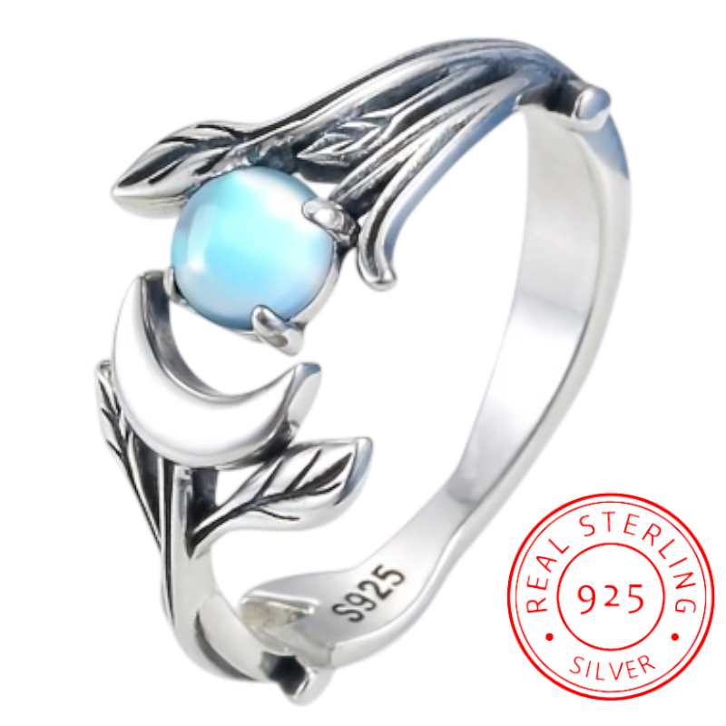 Vintage 925 sterling silver crescent moon ring with luminous moonstone